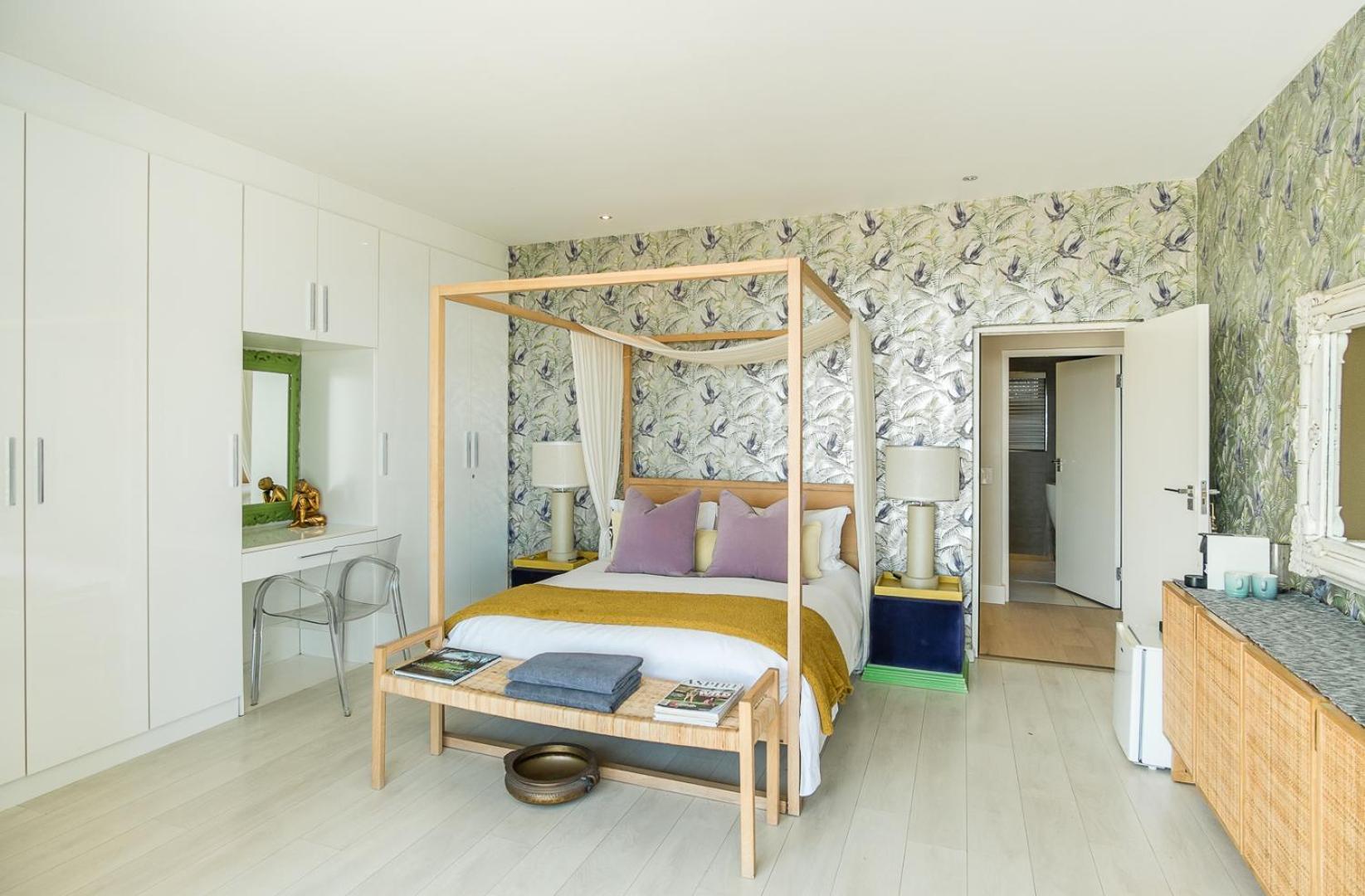 Ibiza In Modern, Luxury In Camps Bay Cidade Do Cabo